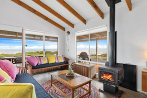 Bay Beach House - A Family & Pet Friendly Favourite with Direct Beach Access, Capel